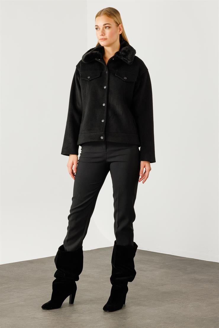 Modailgi  Yakası Kürklü Önden Kapamalı Kısa Kaşe Kaban Siyah