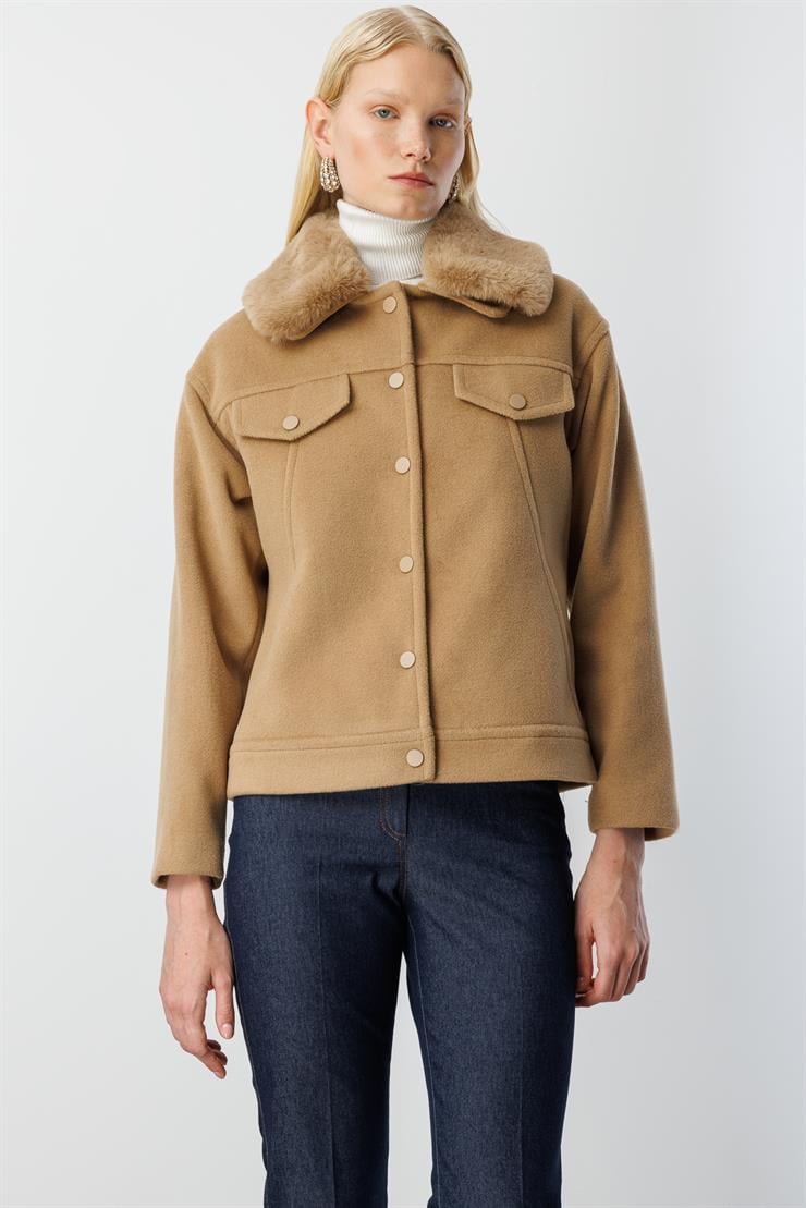 Modailgi  Yakası Kürklü Önden Kapamalı Kısa Kaşe Kaban Camel