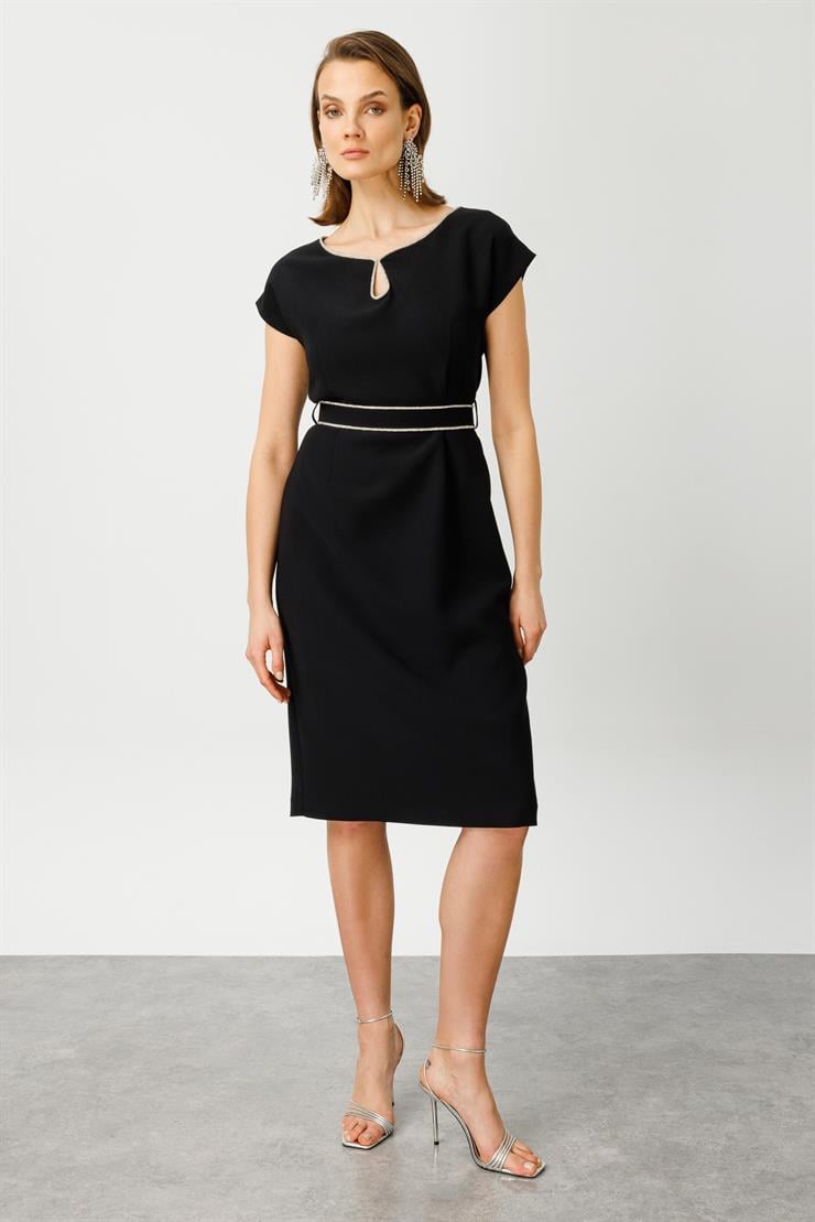 Modailgi  Yakası Şerit Taş Detaylı Elbise Siyah