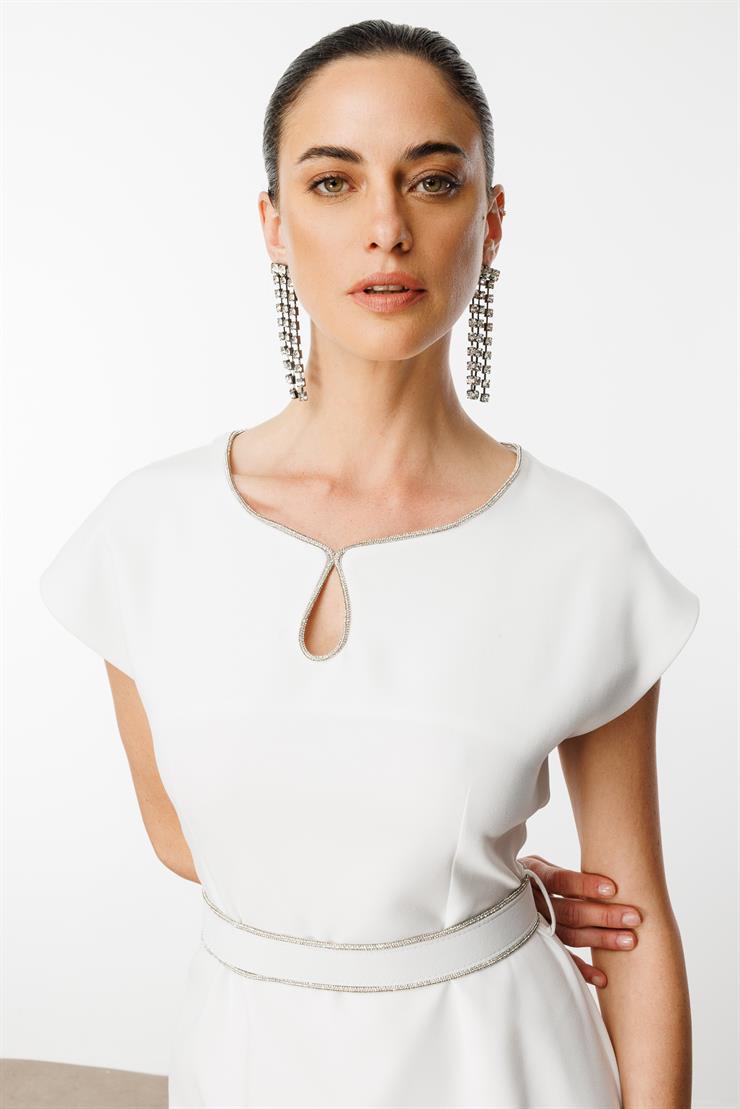 Modailgi  Yakası Şerit Taş Detaylı Elbise Ekru