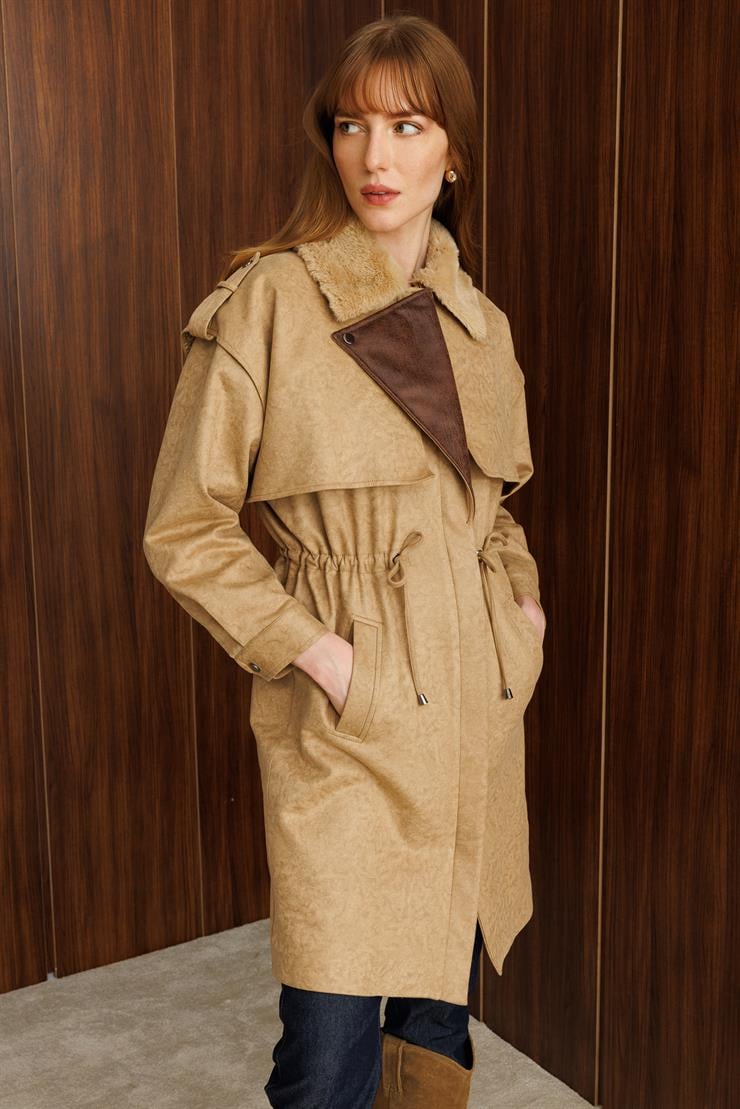 Modailgi  Yakası Seyyar Peluş Kürk Aksesuarlı Rüzgarlıklı Nubuk Süet Astarlı Trenç Vizon