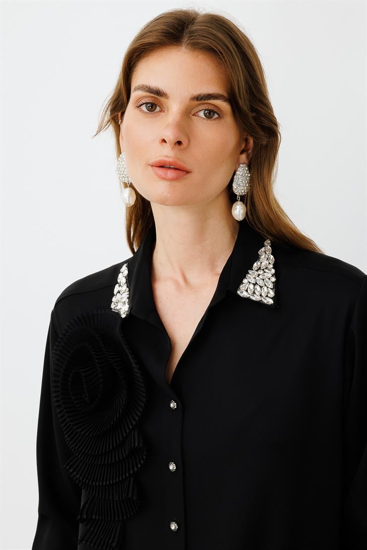 Modailgi  Yakası Taş Detaylı Pliseli Rahat Kesim Gömlek Siyah