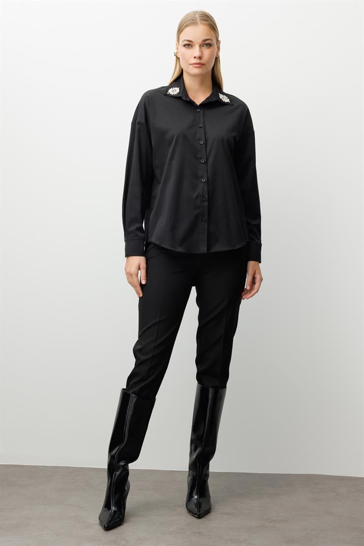 Modailgi  Yakası Taşlı Aksesuar Detaylı Oversize Gömlek Siyah