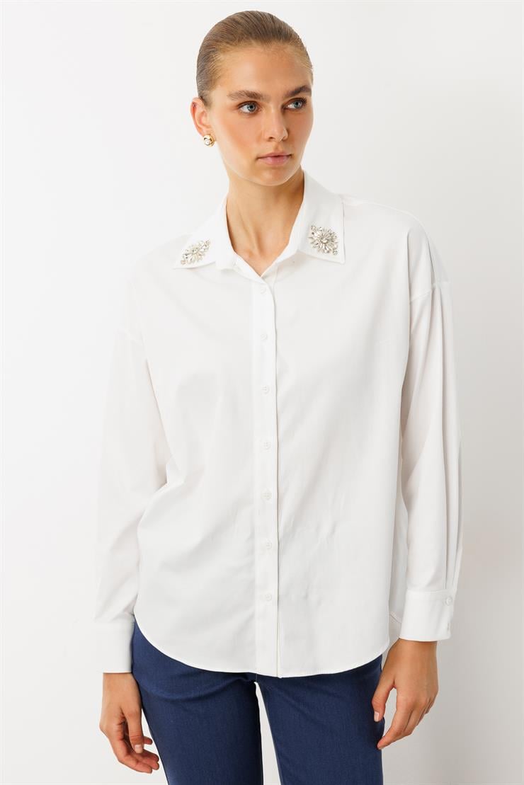 Modailgi  Yakası Taşlı Aksesuar Detaylı Oversize Gömlek Ekru