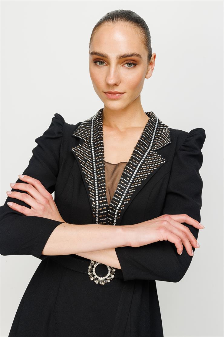 Modailgi  Yakası Taşlı Beli Kemerli Elbise Siyah