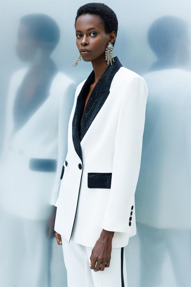 Modailgi  Yakası ve Cep Kapakları Taş Yapıştırma Ceket Ekru