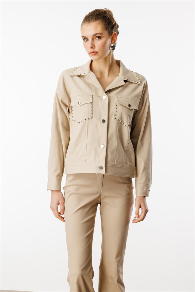 Modailgi  Yakası ve Cep Torbaları Zımba Detaylı Kısa Spor Ceket - 40102 Taş