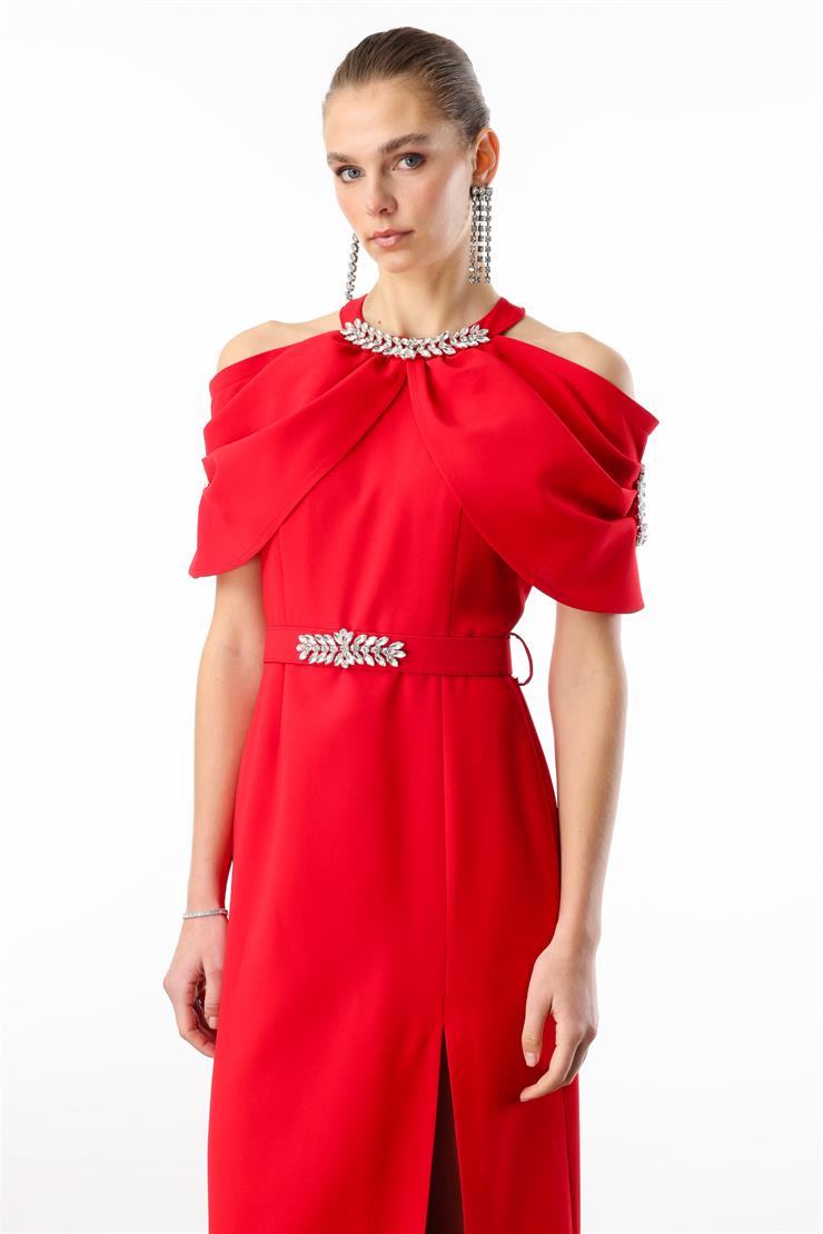 Modailgi  Yakası ve Kemeri Aksesuar Detaylı Elbise Kırmızı
