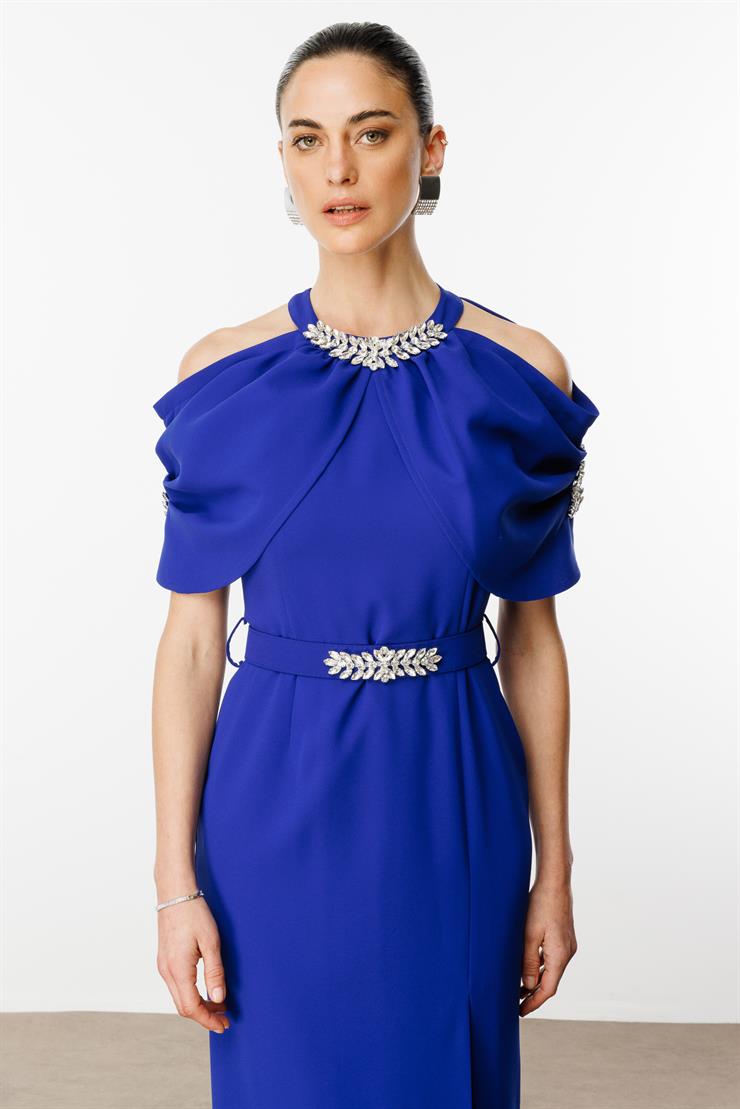 Modailgi  Yakası ve Kemeri Aksesuar Detaylı Elbise Saks