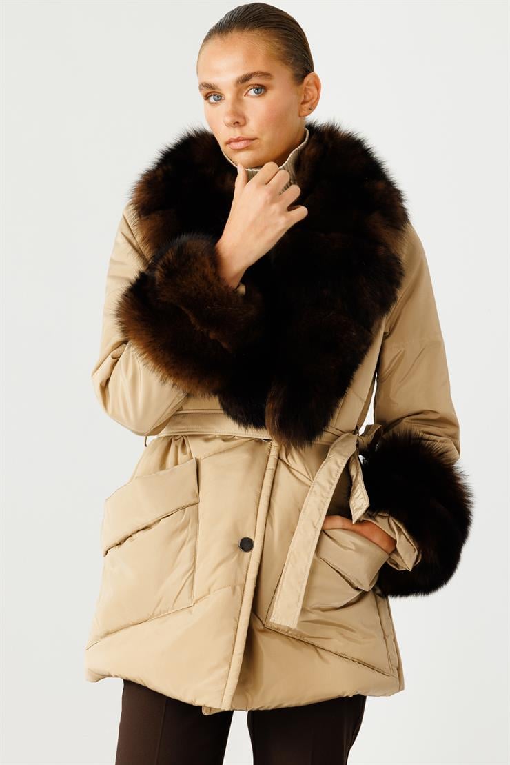 Modailgi  Yakası ve Kol Manşeti Kürklü Şişme Kaban Bej