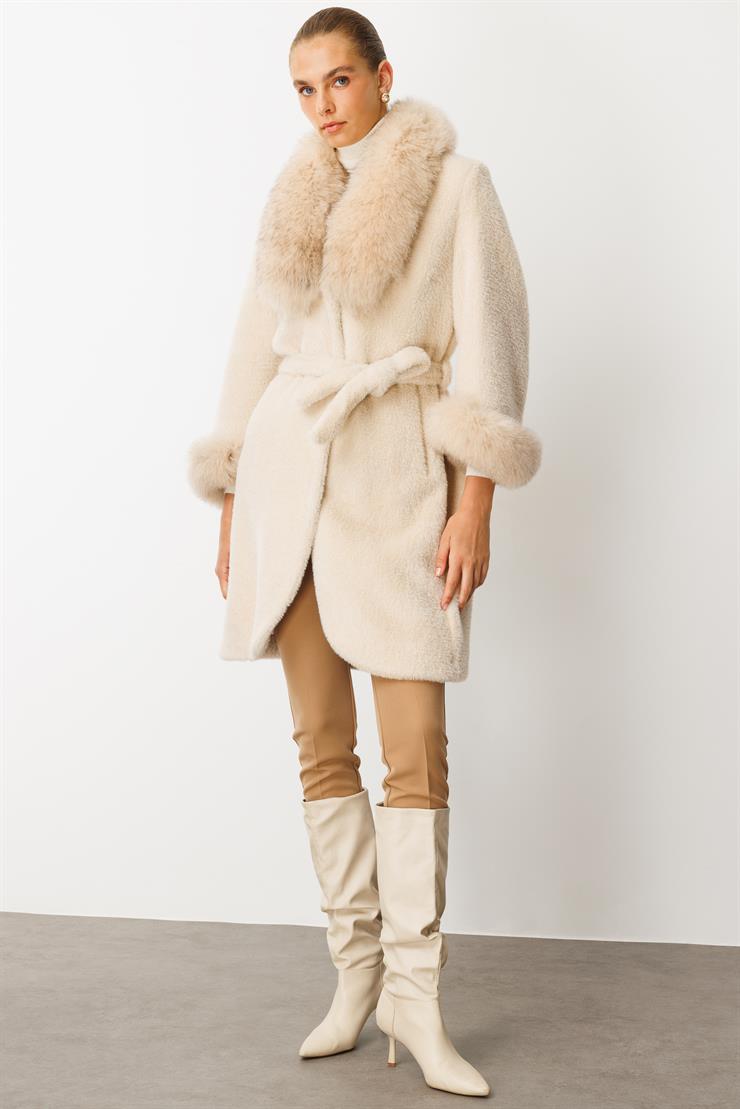 Modailgi  Yakası ve Kol Manşeti Orijinal Kürklü Beli Kuşaklı Alcantara Kaban Bej