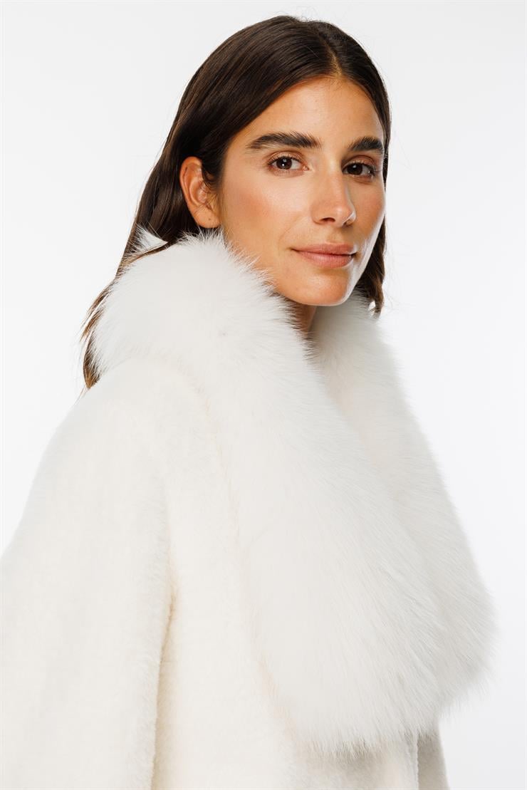 Modailgi  Yakası ve Kol Manşeti Orijinal Kürklü Alcantara Kaban Ekru