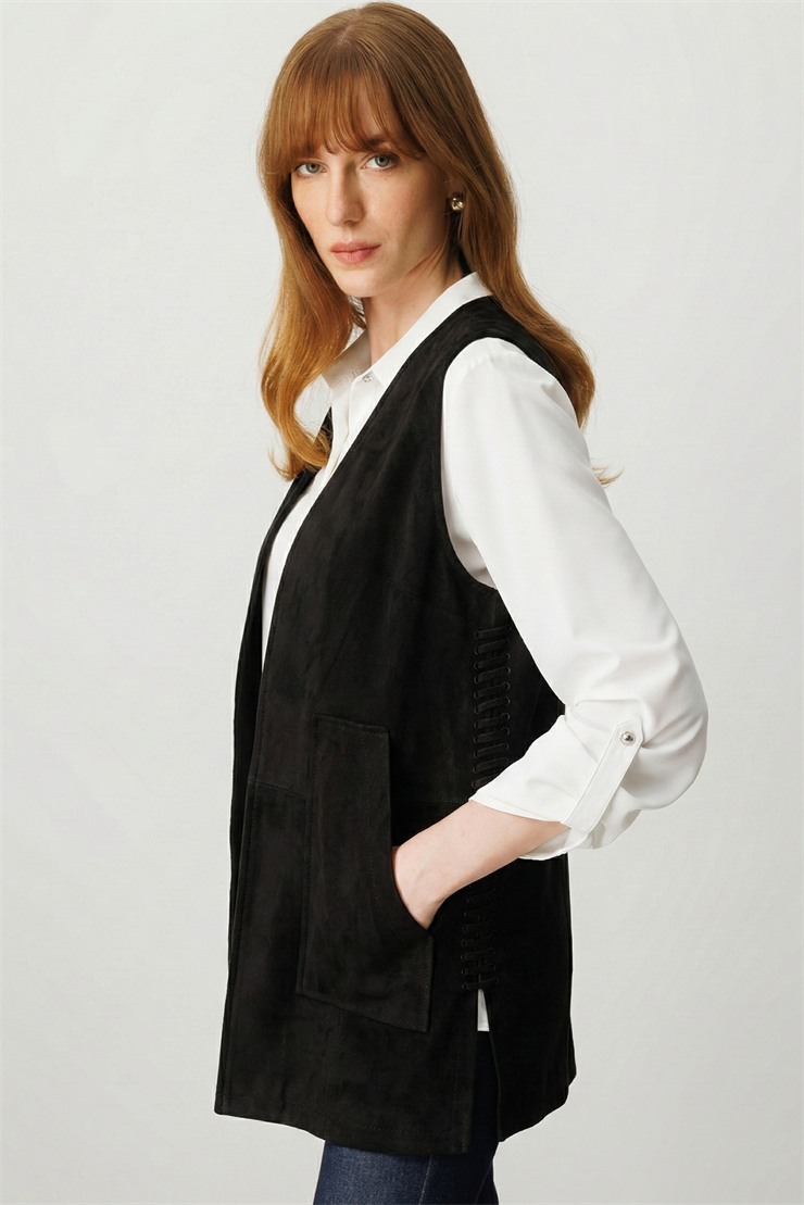 Modailgi  Yakasız Torba Cepli Yanları Lazer Kesim Şerit Detaylı Süet Yelek Siyah