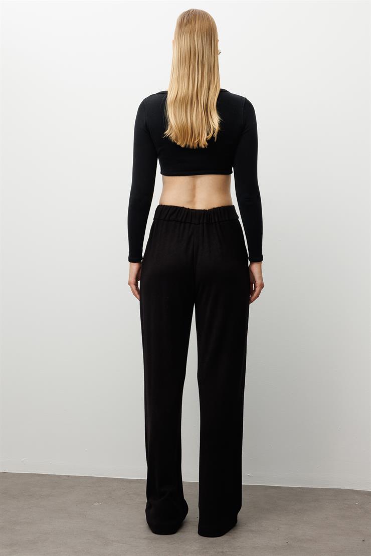 Modailgi  Yandan Cepli Arka Kemer Lastikli Önden Büzgülü Triko Plazzo Pantolon Siyah