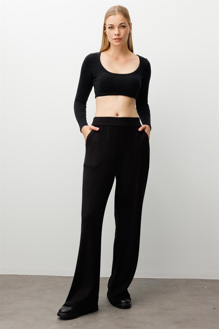 Modailgi  Yandan Cepli Arka Kemer Lastikli Önden Büzgülü Triko Plazzo Pantolon Siyah