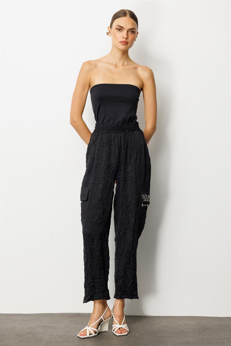 Modailgi  Yandan Cepli Cep Kapakları İnci Detaylı Beli Lastikli Pantolon - 10048 Siyah