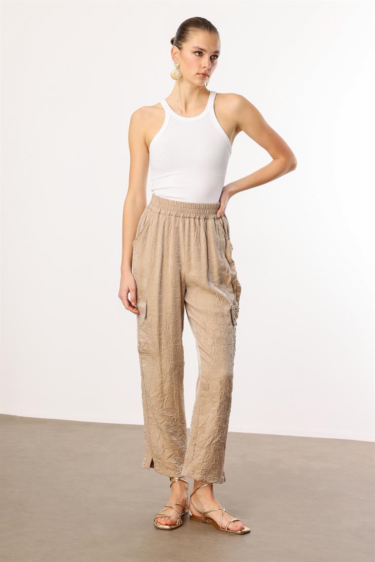 Modailgi  Yandan Cepli Cep Kapakları İnci Detaylı Beli Lastikli Pantolon - 10048 Camel