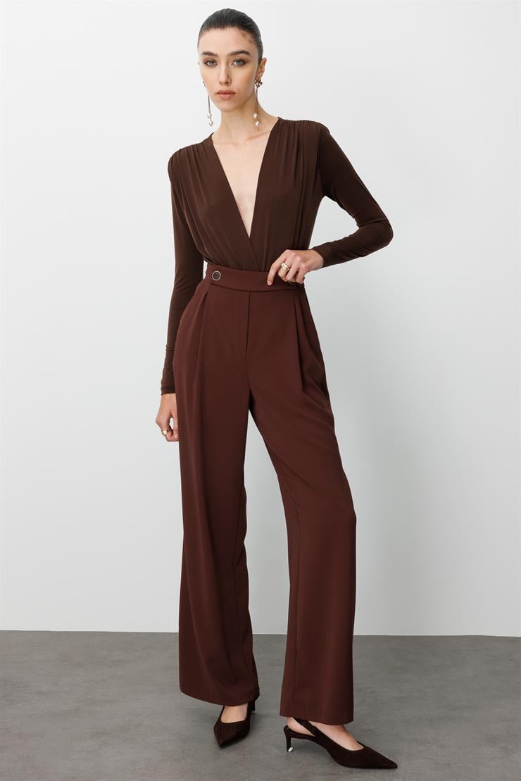 Modailgi  Yandan Cepli Pileli Kemeri Parçalamalı Ve Düğme Detaylı Plazzo Pantolon - 70030 Kahve