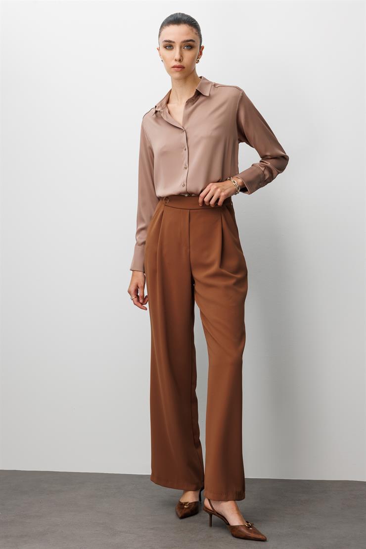 Modailgi  Yandan Cepli Pileli Kemeri Parçalamalı Ve Düğme Detaylı Plazzo Pantolon - 70030 Tarçın