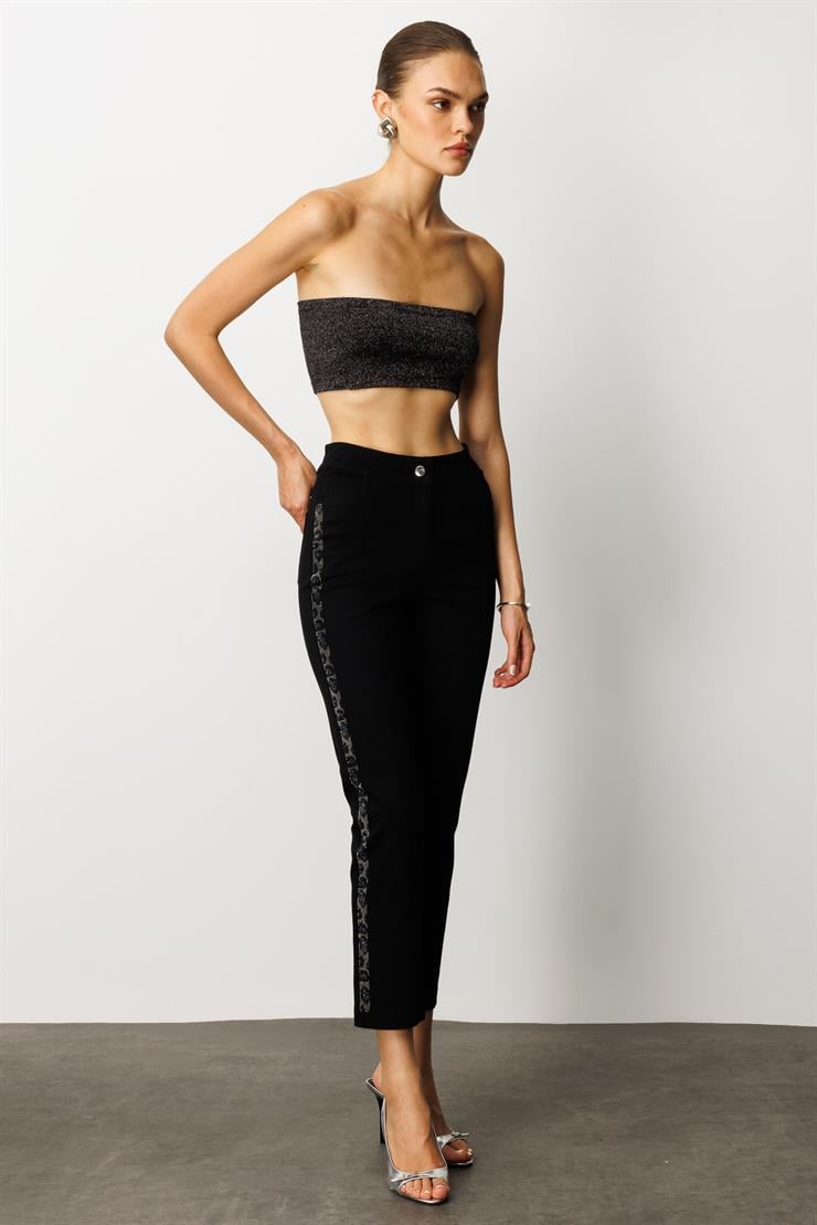 Modailgi  Yanları Taş İşleme Detaylı Bilek Boy Dar Kesim Pantolon Siyah