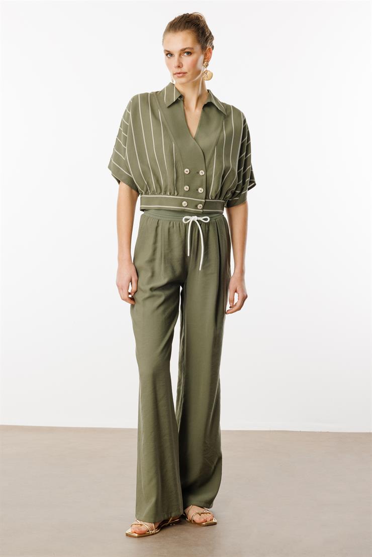 Modailgi  Yarasa Kol Önü Bantlı Bedeni Büzgülü Kısa Gömlek Bluz Haki