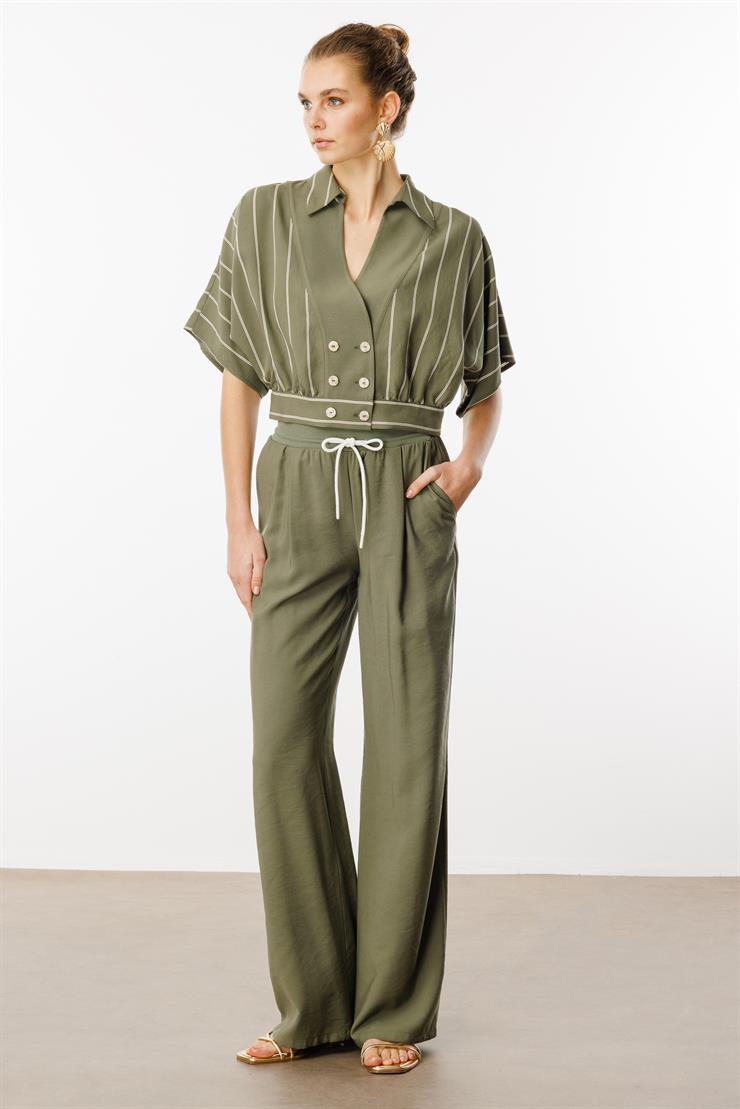 Modailgi  Yarasa Kol Önü Bantlı Bedeni Büzgülü Kısa Gömlek Bluz Haki