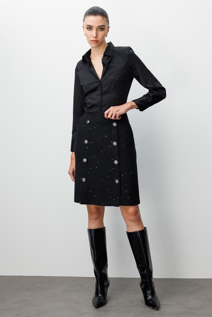 Modailgi  Yüksek Bel Yandan Cepli Önde Havalı Dikiş Düğme Detaylı Kısa Etek Siyah