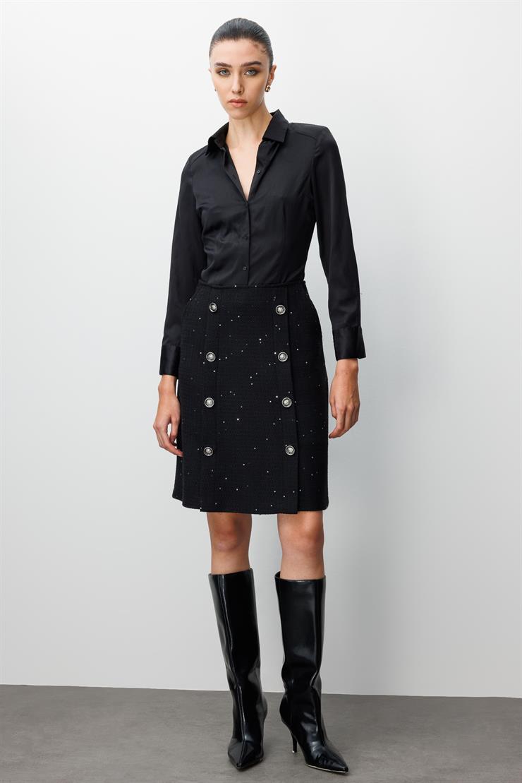 Modailgi  Yüksek Bel Yandan Cepli Önde Havalı Dikiş Düğme Detaylı Kısa Etek Siyah