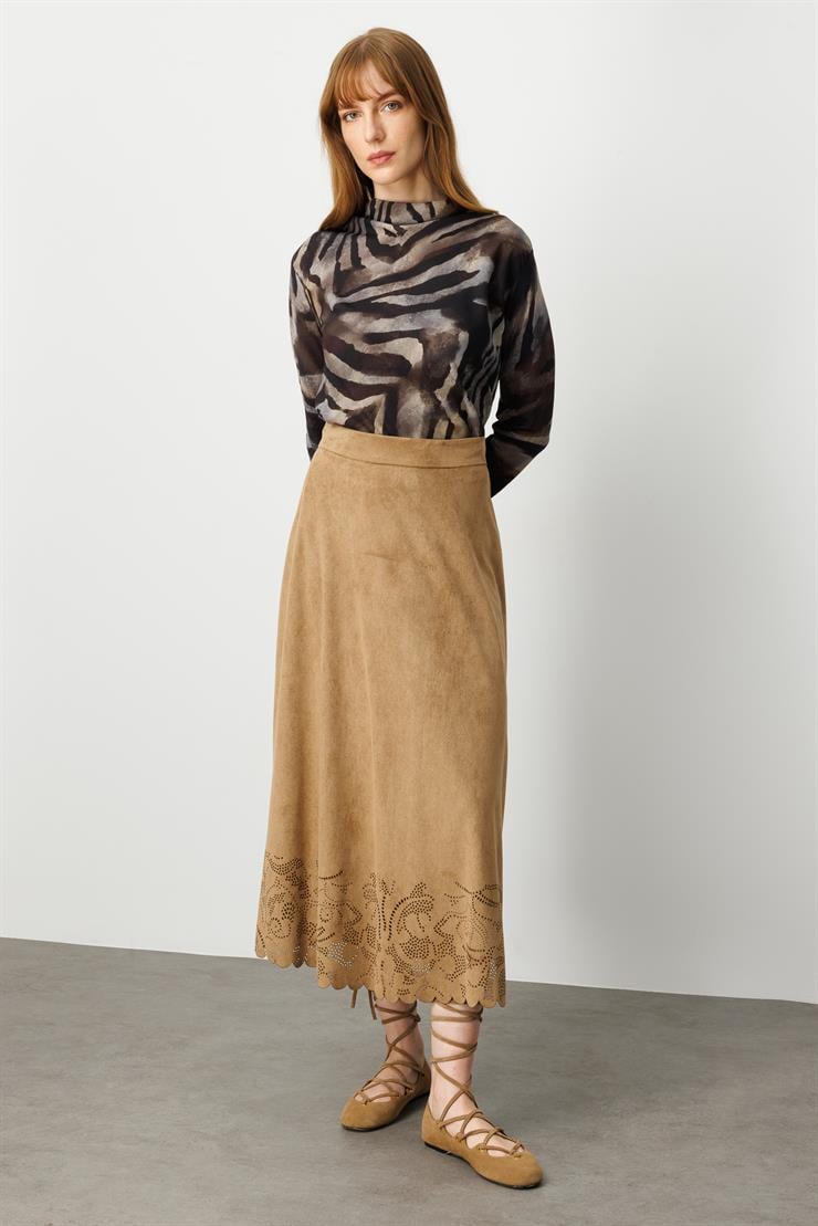 Modailgi  Yüksel Bel Etek Ucu Lazer Kesim Detaylı Midi Boy Süet Etek Vizon