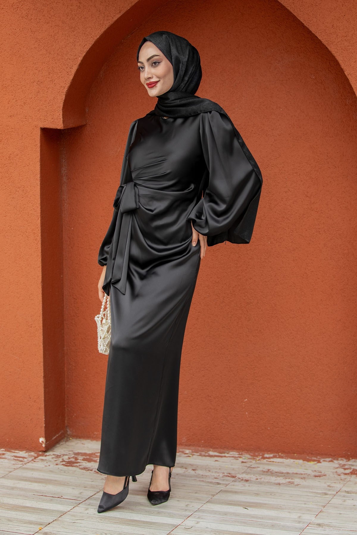 Kitty Drape Pileli Saten Abiye Elbise-Siyah