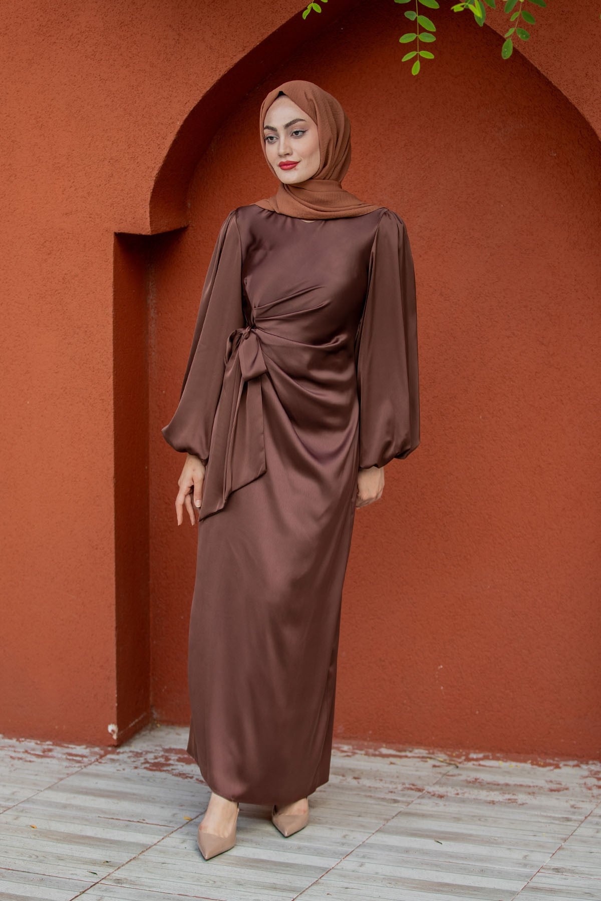 Kitty Drape Pileli Saten Abiye Elbise-Kahve