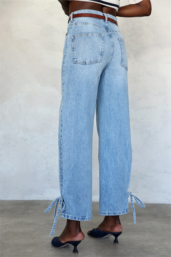 Açık Mavi Bağlama Detaylı Barrel Jean 