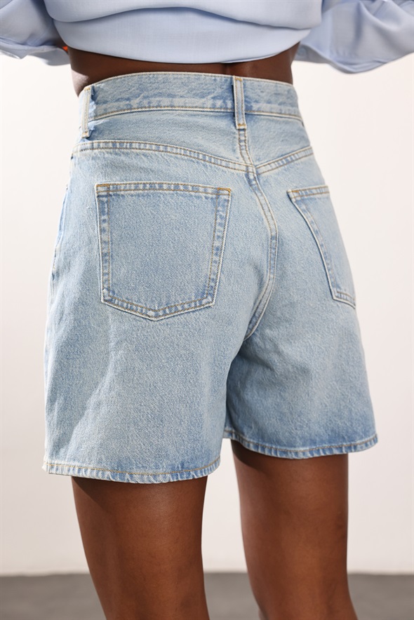 Açık Mavi Denim Şort 