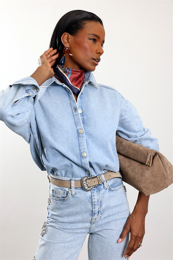 Açık Mavi Geniş Manşetli Denim Gömlek 