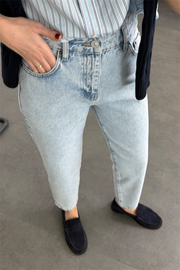 Açık Mavi Mom Fit Jean 