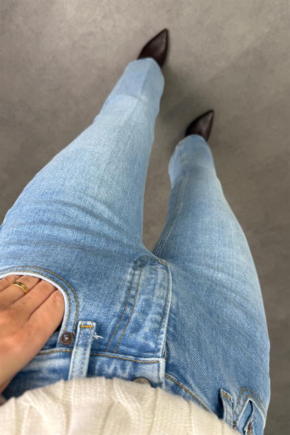 Açık Mavi Yüksek Bel Flare Jean