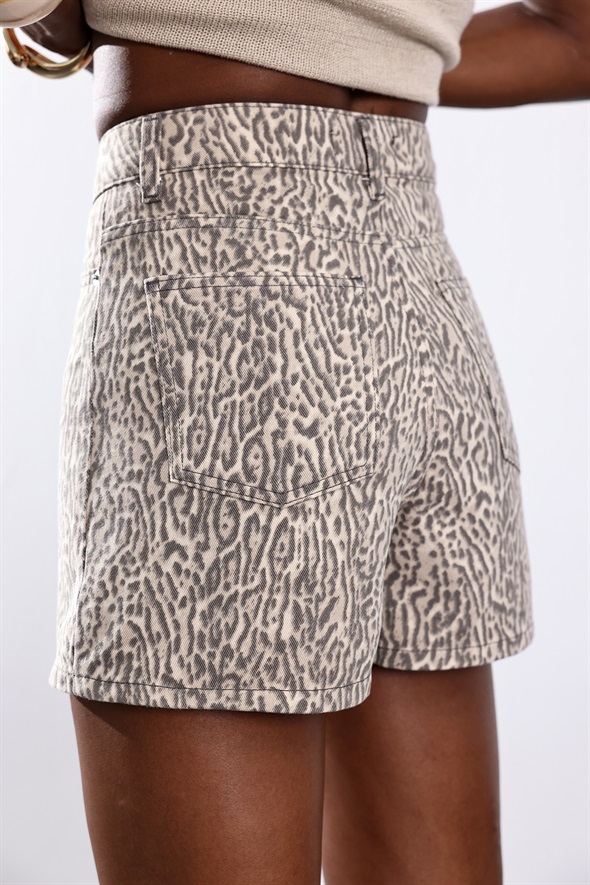 Bej Leopar Desenli Şort 18372