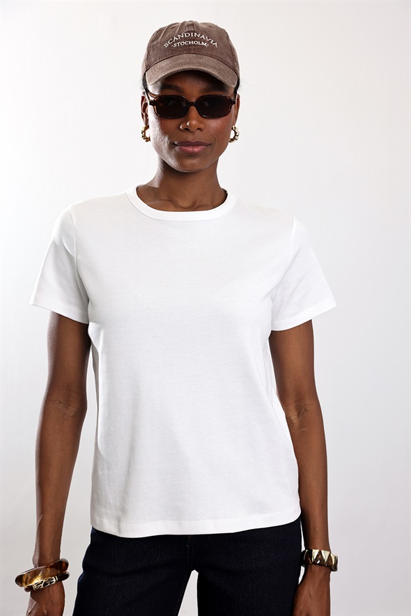 Beyaz Bisiklet Yaka Basic Tişört 17578