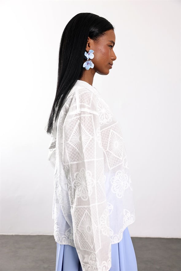 Beyaz Desenli Kapüşonlu Gömlek 38788