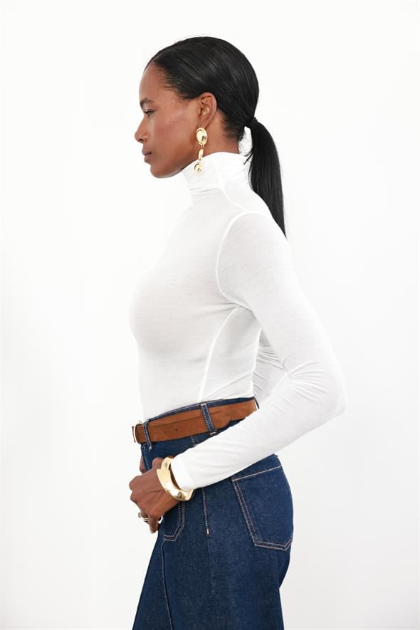 Beyaz Dik Yaka Transparan Bluz 