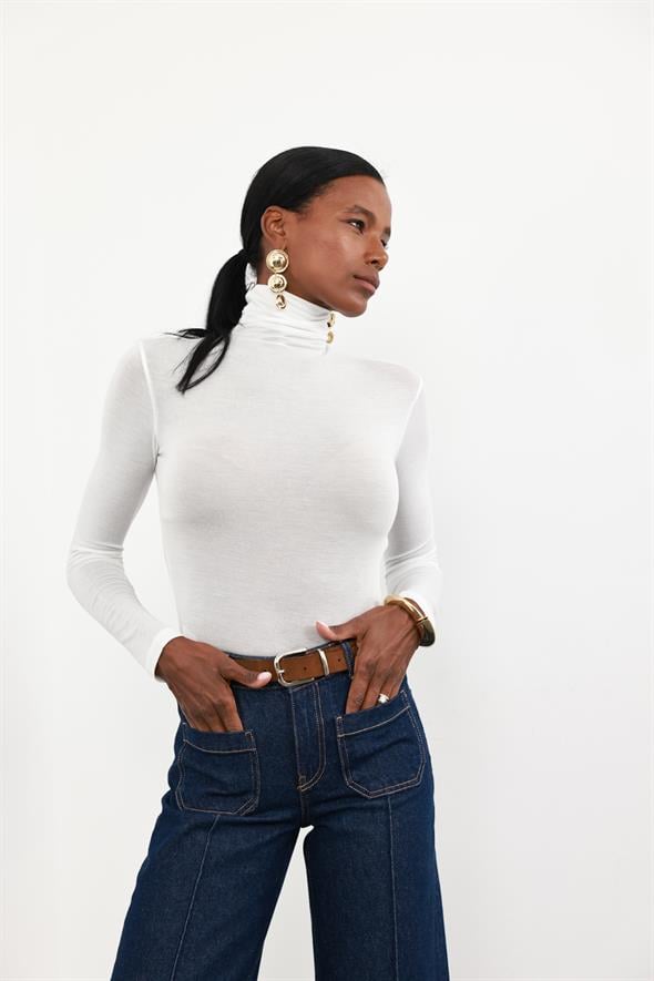 Beyaz Dik Yaka Transparan Bluz 