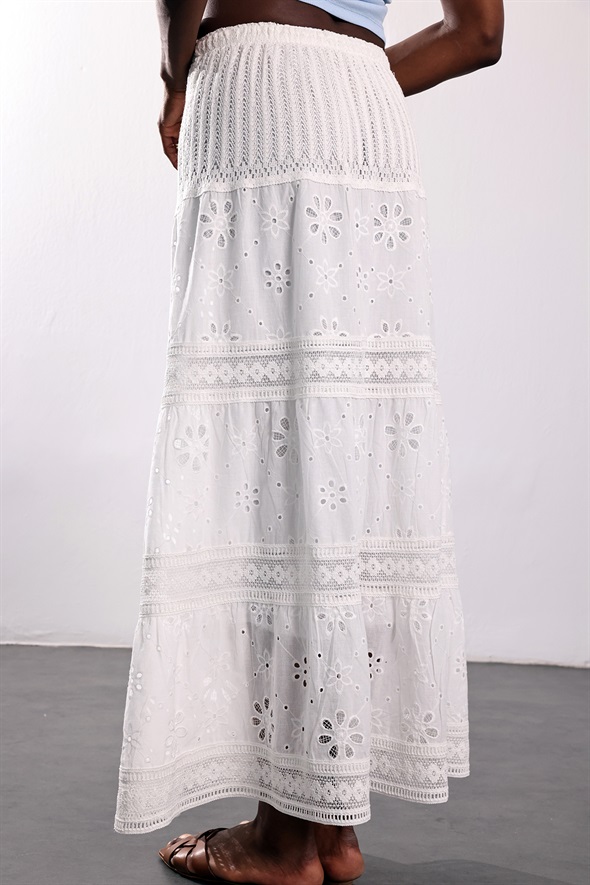 Beyaz Fisto İşlemeli Etek 39689