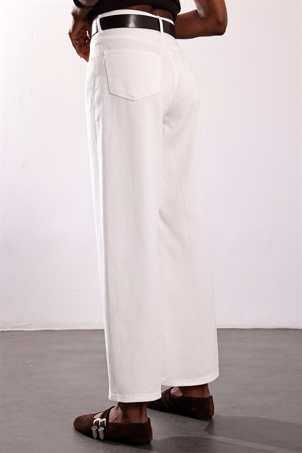 Beyaz Kemerli Tensel Denim Pantolon 0030