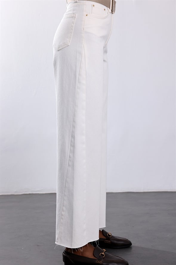 Beyaz Kemerli Wide Leg Jean 1016