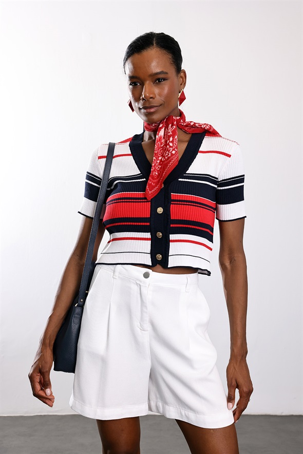 Beyaz Pile Detaylı Şort 010875