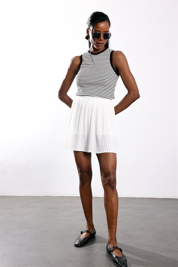 Beyaz Piliseli Mini Etek 27078