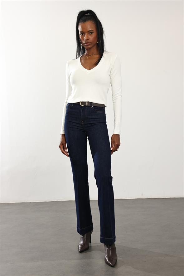 Beyaz Soft Touch Bambu V Yaka Tişört 