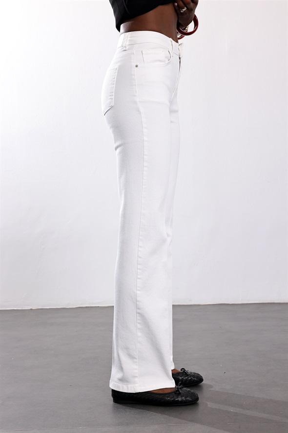 Beyaz Straight Fit Jean 26597