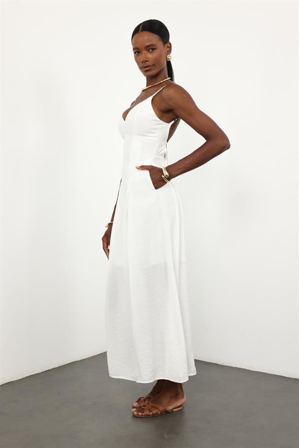 Beyaz V Yaka Sırt Detaylı Elbise 12010