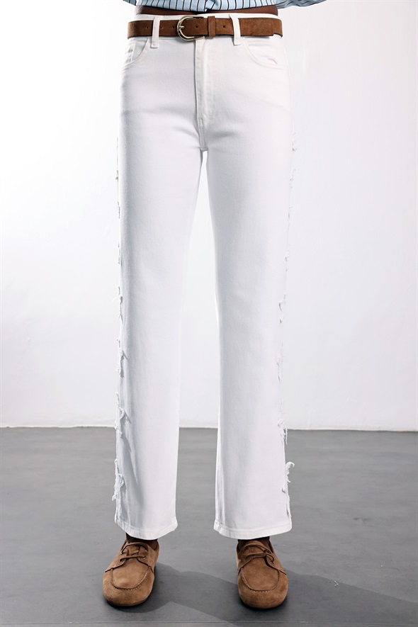 Beyaz Yanları Yıldız Nakışlı Jean 0960